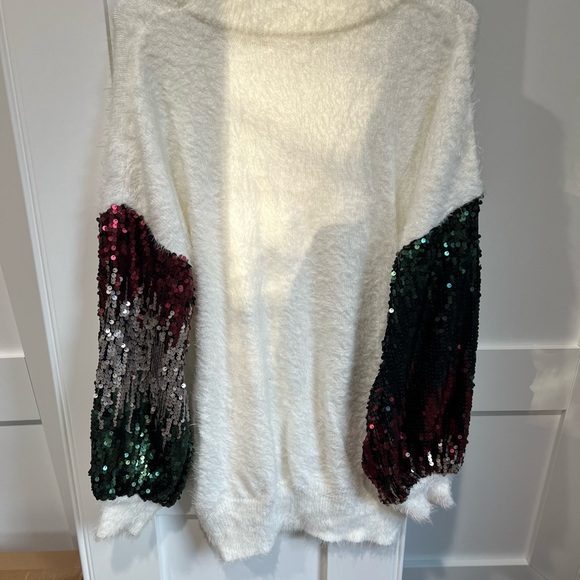 And the way acrylic size small oversized white sweater. - Picture 3 of 5